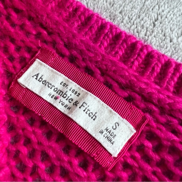 Abercrombie & Fitch Wool Alpaca Cropped Chunky Knit Hot Pink Barbiecore Sweater - Picture 3 of 16
